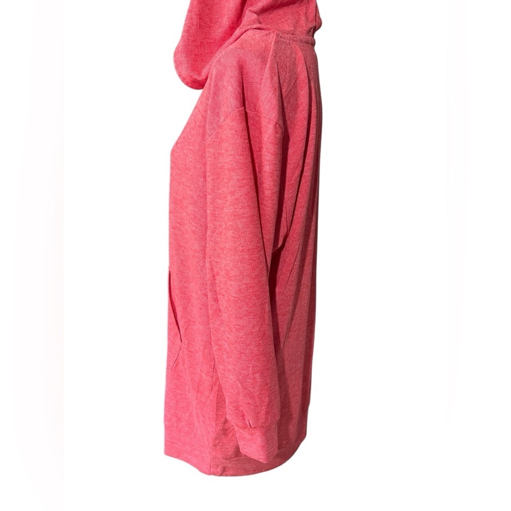 Casual and Lightweight Red Hooded Sweatshirt
Dress, size XL - Picture 4 of 15